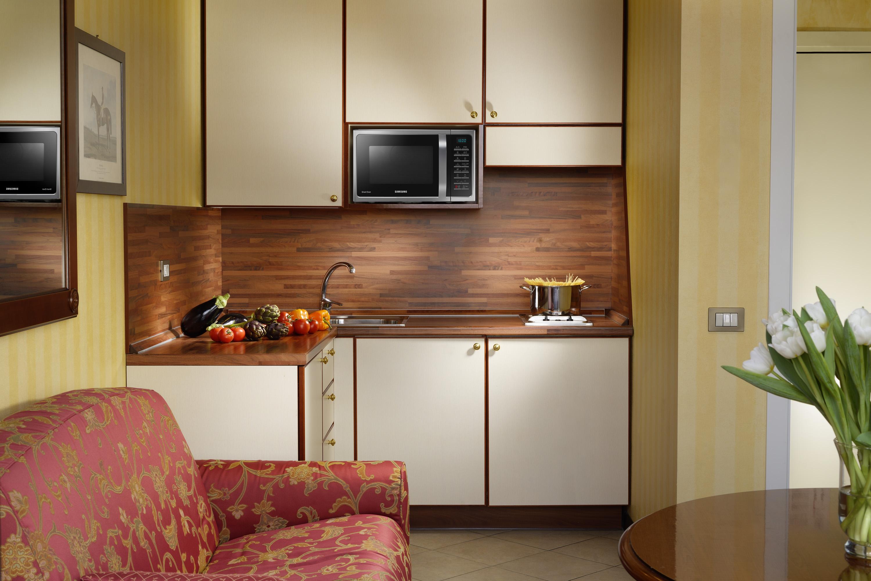 Unaway And Linea Uno Milano 4*
