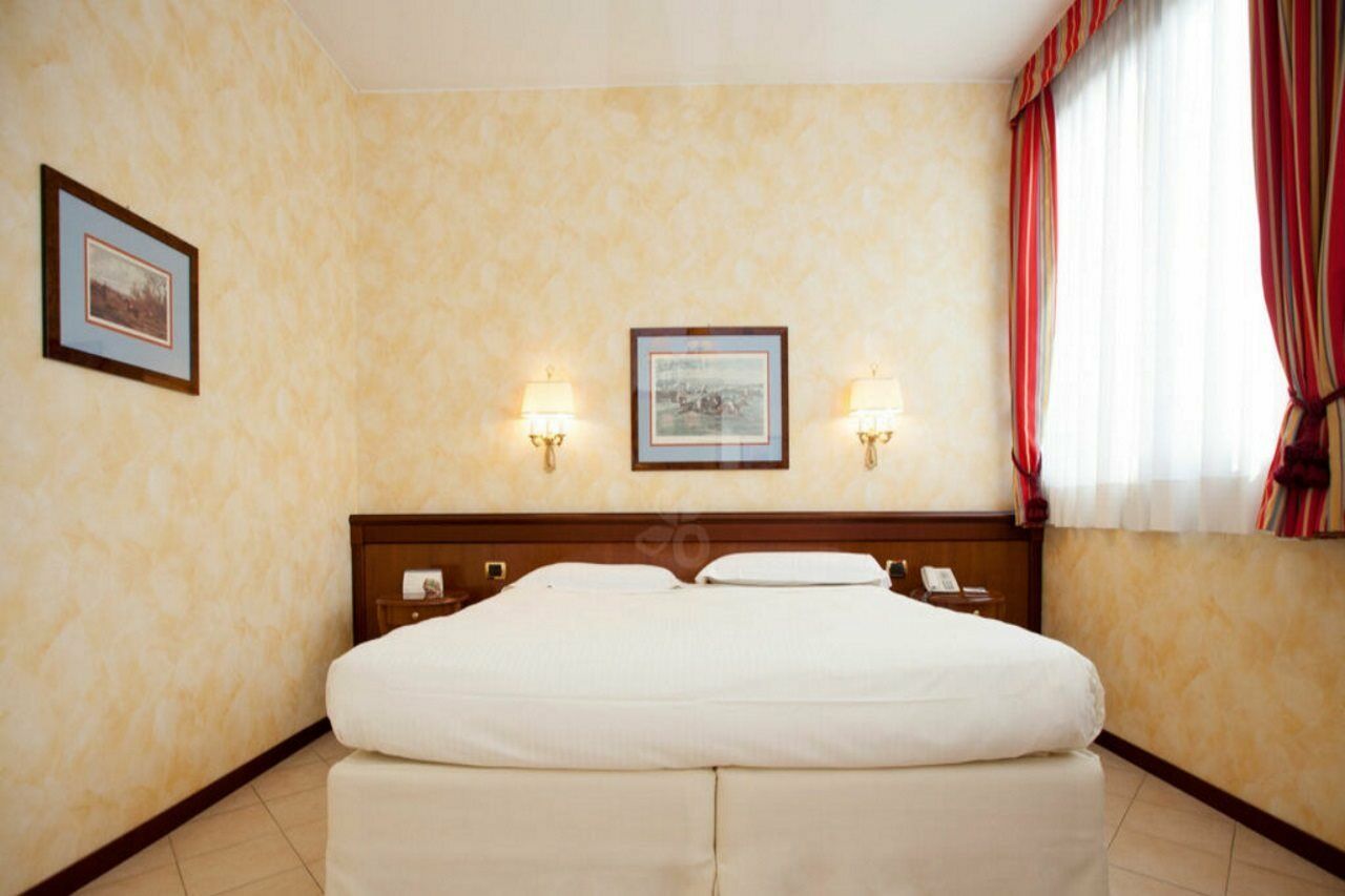 Unaway And Linea Uno Milano Hotel